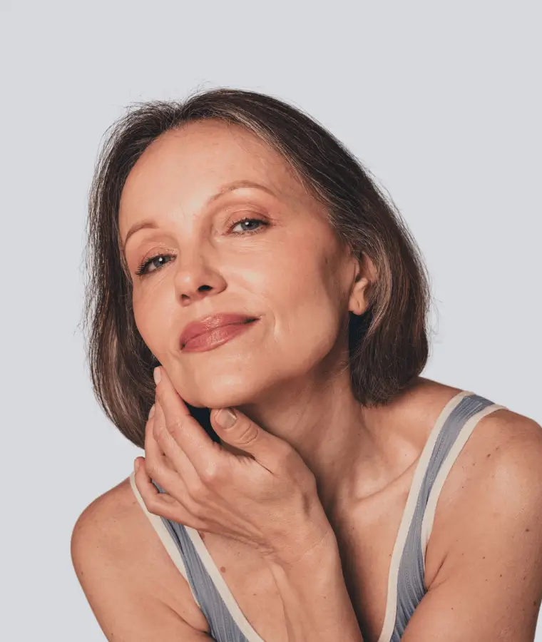 Injection Radiesse femme mature visage harmonieux - Dr Stéphane Raoult chirurgien esthétique